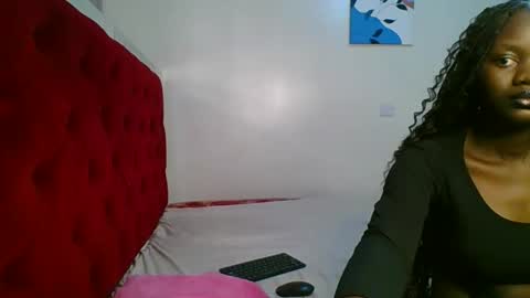 Snapshot of dark_divah chatting on April 14, 7:36 am Divah online show from April 14, 7:36 am