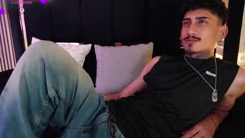 Snapshot of dark_eros_ chatting on March 3, 7:31 pm Sr. Eros online show from March 3, 7:31 pm