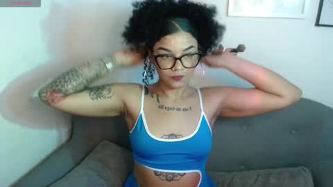 dark_flama online show from February 12, 11:44 pm