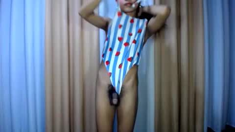 Snapshot of dark_hurohuro19 chatting on May 21, 12:56 pm LIANNA online show from May 21, 12:56 pm