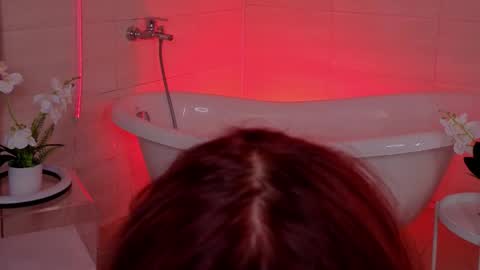 Snapshot of dark_lola_ chatting on April 26, 1:36 am Lola online show from April 26, 1:36 am
