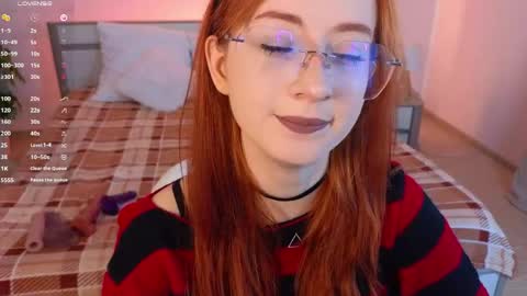 Snapshot of dark_lola_ chatting on May 1, 1:32 am Lola online show from May 1, 1:32 am