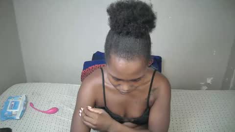 Snapshot of dark_lovly chatting on February 28, 5:14 pm dark_lovly online show from February 28, 5:14 pm