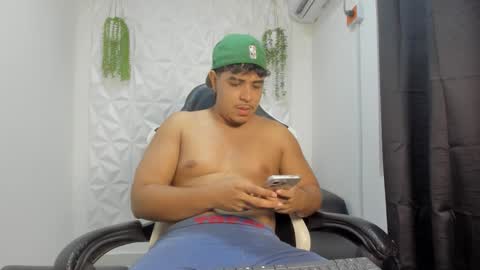 Snapshot of darkalphax01 chatting on January 18, 2:32 pm darkalphax01 online show from January 18, 2:32 pm