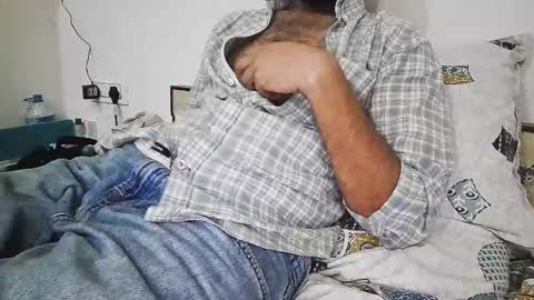 Snapshot of darkbud03 chatting on March 17, 5:49 pm just a guy online show from March 17, 5:49 pm