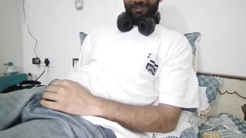 Snapshot of darkbud03 chatting on March 19, 4:33 pm just a guy online show from March 19, 4:33 pm