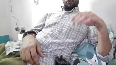 Snapshot of darkbud03 chatting on May 10, 10:31 am just a guy online show from May 10, 10:31 am