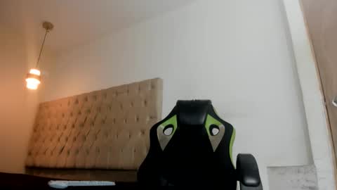 darkknightx01 online show from March 8, 1:36 am