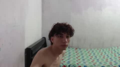 darkknightx01 online show from April 17, 6:55 pm