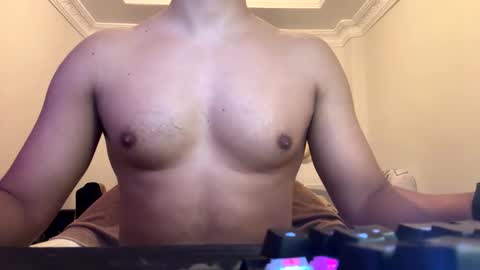Snapshot of darklight69s25 chatting on May 7, 7:19 pm darklight69s25 online show from May 7, 7:19 pm