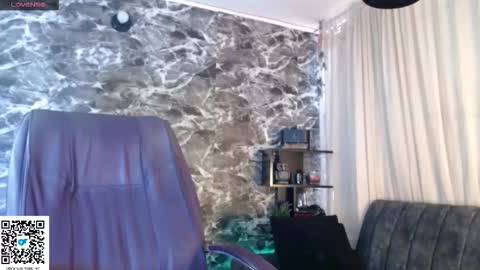 New account.  Help me reach 100 thumbs up  online show from September 10, 6:08 pm