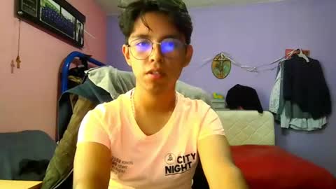 Snapshot of darknex_ chatting on June 20, 10:34 pm Jose Ian online show from June 20, 10:34 pm