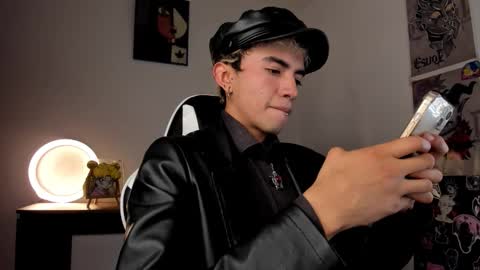 Snapshot of darkodark0 chatting on October 24, 9:33 pm Darko online show from October 24, 9:33 pm