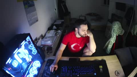 Snapshot of darkschneider_ chatting on January 26, 5:45 am darkschneider_ online show from January 26, 5:45 am