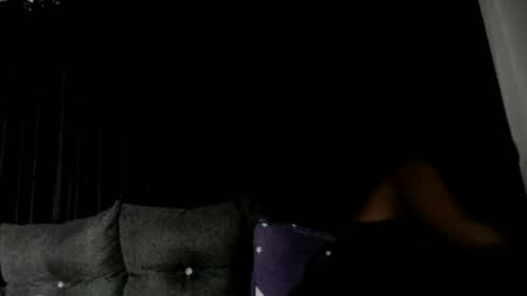 Snapshot of darktanqueen chatting on May 22, 3:35 am darktanqueen online show from May 22, 3:35 am