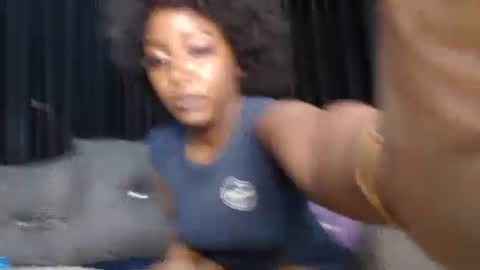 Snapshot of darktanqueen chatting on May 25, 4:18 am darktanqueen online show from May 25, 4:18 am