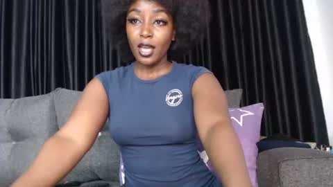 Snapshot of darktanqueen chatting on May 28, 4:21 am darktanqueen online show from May 28, 4:21 am