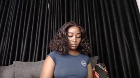 Snapshot of darktanqueen chatting on June 22, 4:31 am darktanqueen online show from June 22, 4:31 am