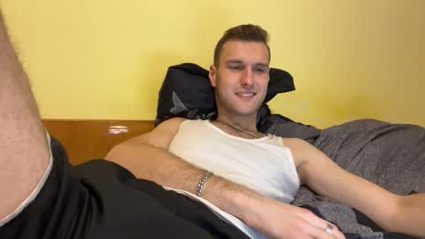 Nick online show from November 25, 8:31 pm