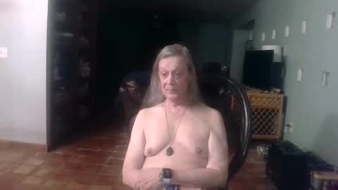 Snapshot of darla_darling1222101 chatting on February 14, 7:27 am darla_darling1222101 online show from February 14, 7:27 am