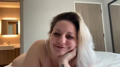 Snapshot of darling_ashley chatting on March 19, 6:56 pm Mommy online show from March 19, 6:56 pm