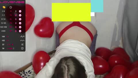 Snapshot of darling_tony18 chatting on June 23, 9:46 pm darling_tony18 online show from June 23, 9:46 pm