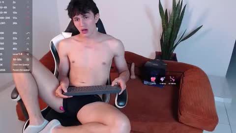 Snapshot of darrencolleen chatting on February 9, 2:26 am darrencolleen online show from February 9, 2:26 am