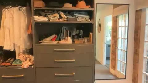 dartanian0001 online show from September 17, 4:03 am