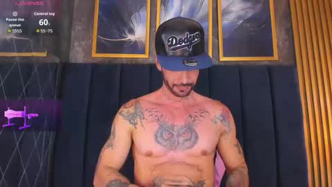 Snapshot of darwin_horny2 chatting on May 6, 9:42 pm darwin_horny2 online show from May 6, 9:42 pm