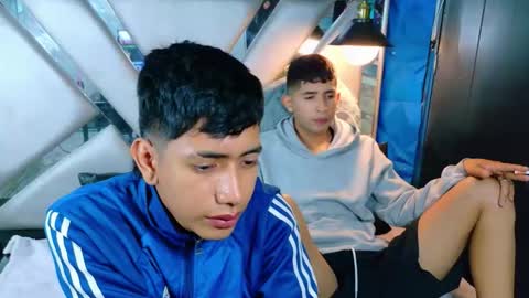 darwinandbrayan online show from January 13, 5:35 am