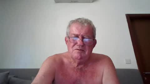Snapshot of darwincock chatting on June 25, 5:12 am darwincock online show from June 25, 5:12 am