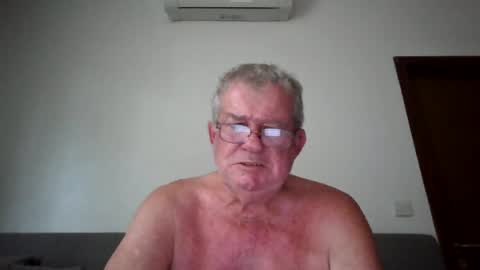 Snapshot of darwincock chatting on July 1, 1:29 am darwincock online show from July 1, 1:29 am