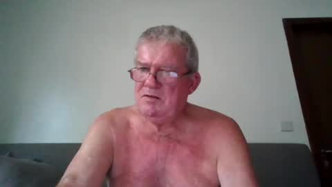 Snapshot of darwincock chatting on July 3, 2:29 am darwincock online show from July 3, 2:29 am