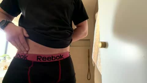 Snapshot of darwins_dessert chatting on March 24, 12:32 pm darwins_dessert online show from March 24, 12:32 pm