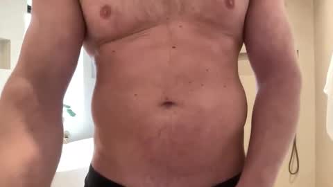 Snapshot of darwins_dessert chatting on April 1, 4:59 pm darwins_dessert online show from April 1, 4:59 pm