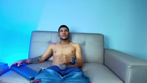 darwinwavex online show from April 16, 3:02 pm