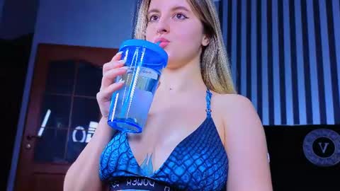 Snapshot of daryana_gray chatting on July 14, 10:21 am daryana_gray online show from July 14, 10:21 am