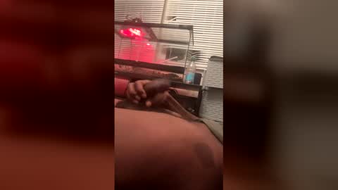 Snapshot of dasquirtmaster chatting on March 24, 8:19 am dasquirtmaster online show from March 24, 8:19 am