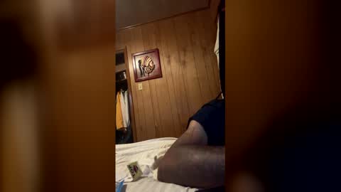 datdude1213162 online show from April 22, 3:42 am