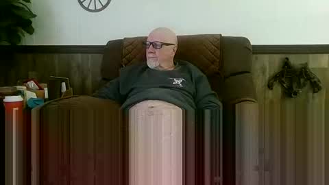 Snapshot of dave571960 chatting on April 15, 11:28 am dave571960 online show from April 15, 11:28 am