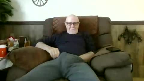 Snapshot of dave571960 chatting on April 24, 11:23 am dave571960 online show from April 24, 11:23 am