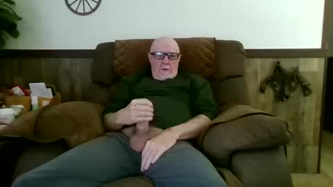Snapshot of dave571960 chatting on May 2, 11:04 am dave571960 online show from May 2, 11:04 am