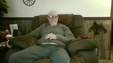 Snapshot of dave571960 chatting on May 10, 10:31 am dave571960 online show from May 10, 10:31 am