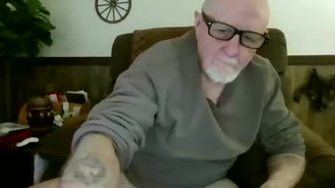 Snapshot of dave571960 chatting on May 14, 10:49 pm dave571960 online show from May 14, 10:49 pm