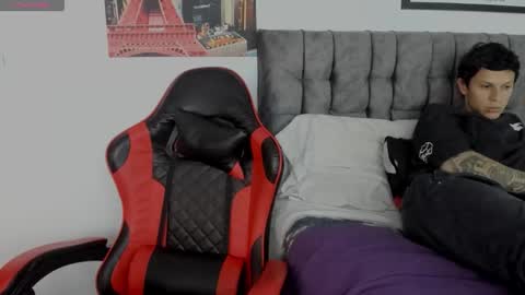 Snapshot of dave_and_lia chatting on October 12, 1:26 am Lillith online show from October 12, 1:26 am