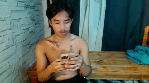 Snapshot of dave_boyyy chatting on May 5, 8:11 am dave_boyyy online show from May 5, 8:11 am