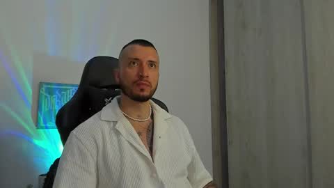 DAVE MAX online show from October 31, 1:06 am