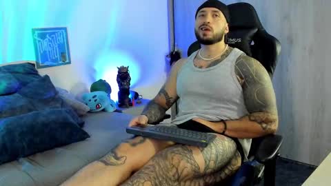 DAVE MAX online show from November 22, 2:43 am