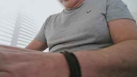 Snapshot of davesu12345 chatting on June 10, 8:35 am davesu12345 online show from June 10, 8:35 am