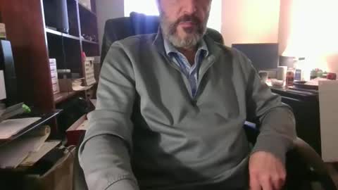 Snapshot of davethebooky chatting on April 25, 6:05 pm Dave online show from April 25, 6:05 pm